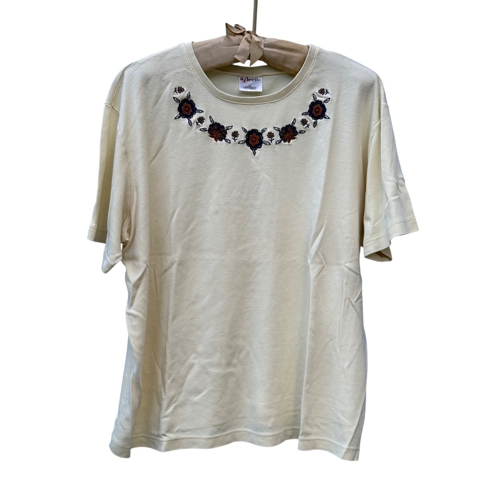K.‎ leen Embroidered Floral Beige T-Shirt Womens Short Sleeve